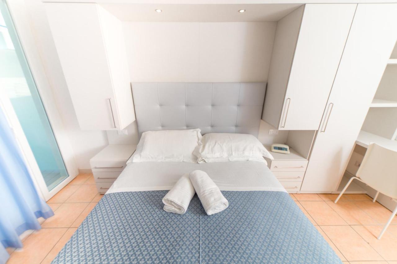 Hotel Elite Cattolica Luaran gambar