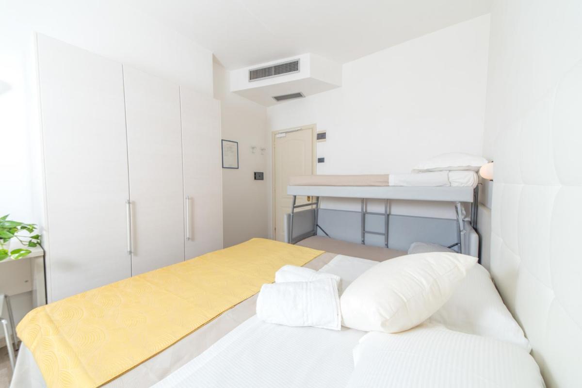 Hotel Elite Cattolica Luaran gambar