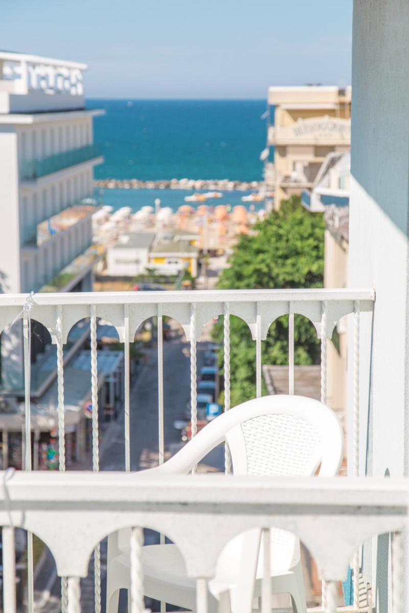 Hotel Elite Cattolica Luaran gambar