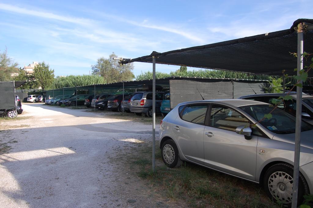 Hotel Elite Cattolica Luaran gambar